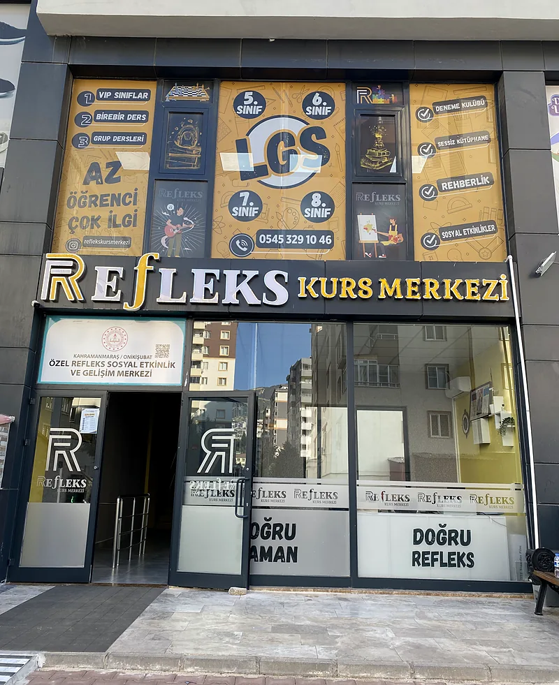 Refleks Kurs Merkezi bina girişi