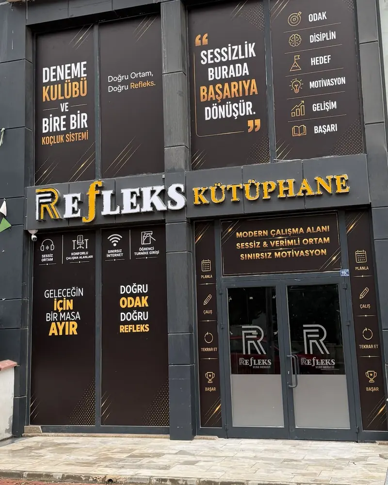 Refleks Kütüphane binası ve tabelası